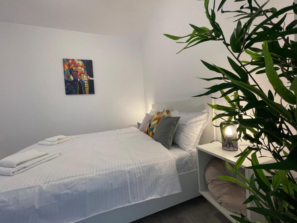 Luxury Apartment Iasi Luaran gambar