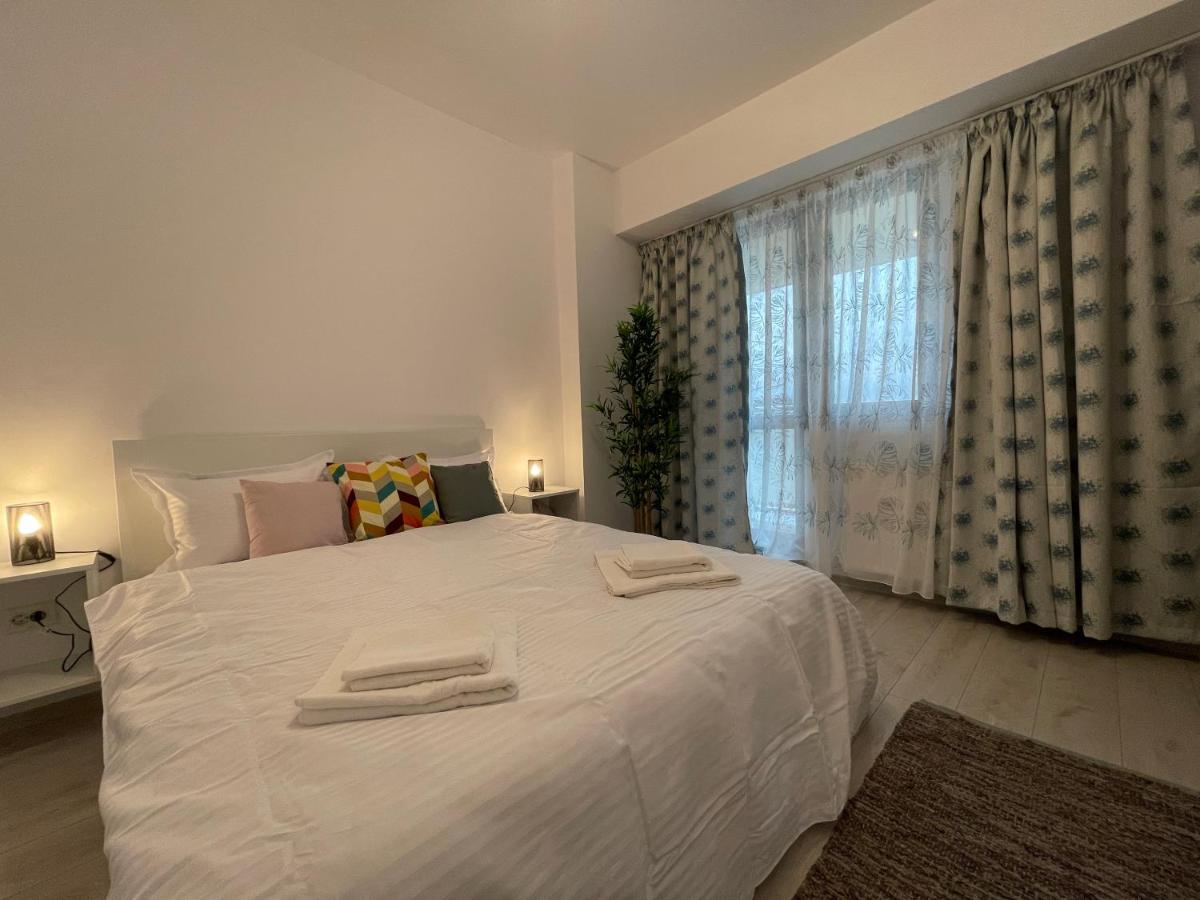 Luxury Apartment Iasi Luaran gambar