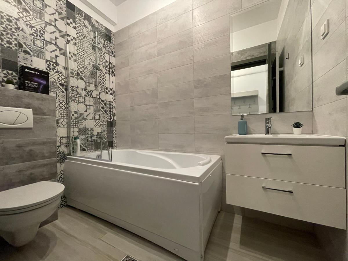 Luxury Apartment Iasi Luaran gambar